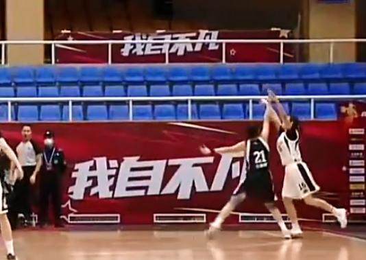 华体会网页版-最近医院仅一街之隔 重伤的孙丽却被延误在球馆里